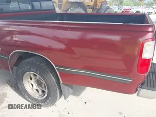 1997 Toyota T100 DX z VIN JT4TN12D4V0029402, wystawiony jako IAAI lot #42397862 z przebiegiem 279 151 mil mil oraz . Historia ofert i sprzedaży dostępna na DreamBid. Obrazek 13.