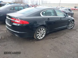 2012 Jaguar XF z VIN SAJWA0FB5CLS46112, wystawiony jako IAAI lot #41846029 z przebiegiem 123 044 mil mil oraz . Historia ofert i sprzedaży dostępna na DreamBid. Obrazek 4.