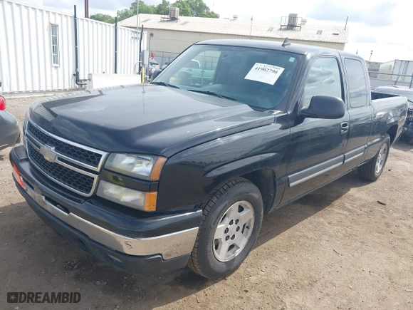 2006 Chevrolet Silverado 1500 LT1 with VIN 2GCEC19T361120940, listed as a IAAI auction lot 41902798 with 256,188 mi miles. Bid and sale history available at carsss.com. Image 2.