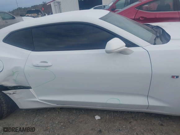 2018 Chevrolet Camaro 1LT with VIN 1G1FB1RS2J0142116, listed as a IAAI auction lot 41218640 with 85,907 mi miles. Bid and sale history available at carsss.com. Image 13.