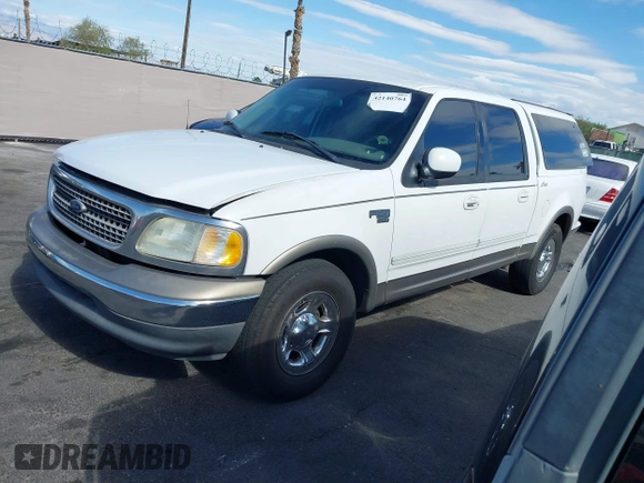 2003 Ford F-150 XLT with VIN 1FTRW07L23KA82084, listed as a IAAI auction lot 42140764 with 286,754 mi miles. Bid and sale history available at carsss.com. Image 2.