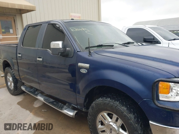 2007 Ford F-150 XLT z VIN 1FTRW14W47KD13710, wystawiony jako IAAI lot #42025634 z przebiegiem 297 307 mil mil oraz . Historia ofert i sprzedaży dostępna na DreamBid. Obrazek 13.