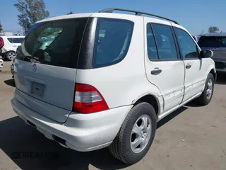 2002 Mercedes-Benz M 320/430/500 с VIN 4JGAB54EX2A370687, выставлен на аукционе IAAI как лот 42215662 с пробегом 147 096 миль миль и . История ставок и продаж доступна на DreamBid. Изображение 4.