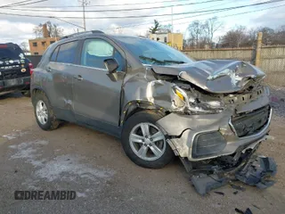 2020 Chevrolet Trax LT with VIN KL7CJLSB7LB338589, listed as a IAAI auction lot 41263265 with 62,459 mi miles. Bid and sale history available at carsss.com. Image 1.