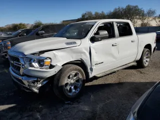 2022 Ram 1500 Big Horn z VIN 1C6RRFFG8NN457385, wystawiony jako Copart lot #44214745 z przebiegiem 56 764 mil mil oraz Szkoda całkowita • Salvage title. Historia ofert i sprzedaży dostępna na DreamBid. Obrazek 1.