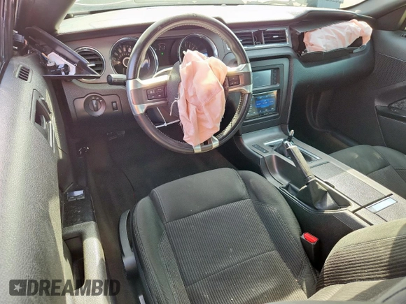 2014 Ford Mustang V6 z VIN 1ZVBP8AM3E5224293, wystawiony jako Copart lot #61583305 z przebiegiem 174 169 mil mil oraz Szkoda całkowita • Salvage title. Historia ofert i sprzedaży dostępna na DreamBid. Obrazek 8.