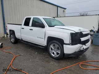 2018 Chevrolet Silverado 1500 Custom with VIN 1GCRCPEH7JZ204216, listed as a Copart auction lot 41927585 with 85,208 mi miles and Salvage Title. Bid and sale history available at carsss.com. Image 4.
