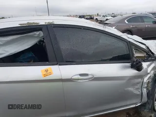 2015 Ford Fiesta SE with VIN 3FADP4BJ2FM220598, listed as a IAAI auction lot 41213342 with 1 mi miles. Bid and sale history available at carsss.com. Image 5.