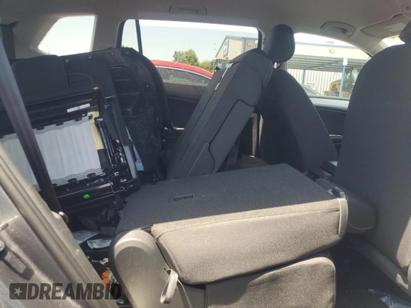 2022 Volkswagen Tiguan S with VIN 3VV1B7AX2NM047135, listed as a Copart auction lot 60137665 with 27,625 mi miles and Salvage title. Bid and sale history available at DreamBid. Image 11.