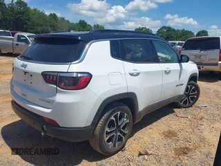 2023 Jeep Compass Limited z VIN 3C4NJDCN8PT569144, wystawiony jako IAAI lot #42750920 z przebiegiem 52 434 mil mil oraz . Historia ofert i sprzedaży dostępna na DreamBid. Obrazek 4.