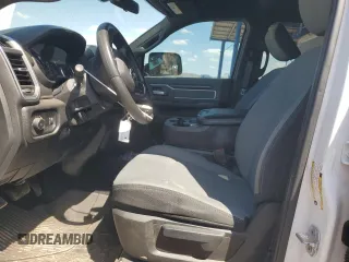 2021 Ram 2500 Big Horn z VIN 3C6UR5DL1MG678113, wystawiony jako Copart lot #52964005 z przebiegiem 26 489 mil mil oraz Szkoda całkowita • Salvage title. Historia ofert i sprzedaży dostępna na DreamBid. Obrazek 7.