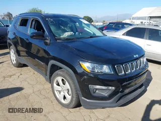 2018 Jeep Compass Altitude z VIN 3C4NJCBB0JT233741, wystawiony jako IAAI lot #42002593 z przebiegiem 59 889 mil mil oraz . Historia ofert i sprzedaży dostępna na DreamBid. Obrazek 1.