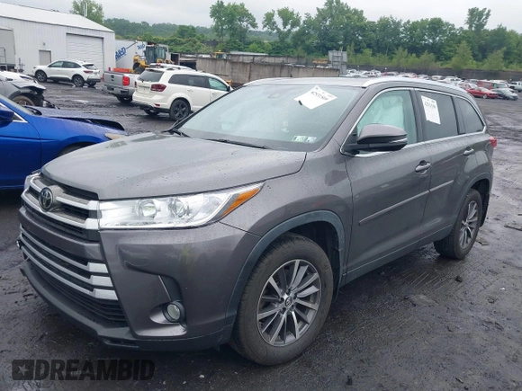 2019 Toyota Highlander SE with VIN 5TDJZRFH0KS722418, listed as a IAAI auction lot 42531509 with 64,369 mi miles and . Bid and sale history available at DreamBid. Image 17.