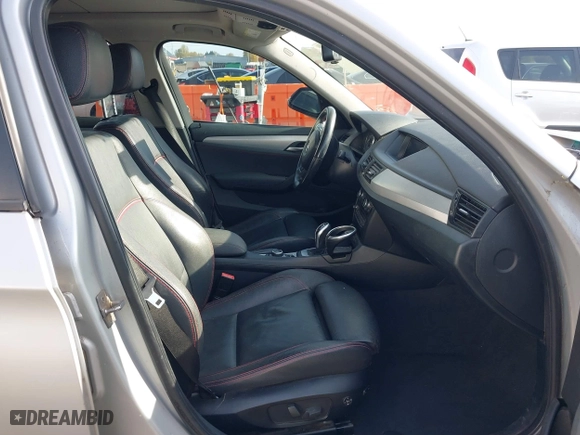 2014 BMW X1 sDrive28i with VIN WBAVM1C58EVW52847, listed as a IAAI auction lot 40779553 with 151,076 mi miles. Bid and sale history available at carsss.com. Image 5.
