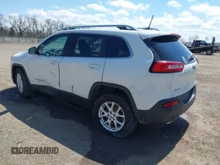 2016 Jeep Cherokee Latitude with VIN 1C4PJMCS3GW133617, listed as a IAAI auction lot 42049206 with 155,056 mi miles. Bid and sale history available at carsss.com. Image 3.