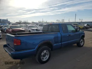 2000 GMC Sonoma SLS w/1SF Pkg with VIN 1GTCS1951Y8177018, listed as a Copart auction lot 41595295 with 117,167 mi miles and Salvage Title. Bid and sale history available at carsss.com. Image 3.