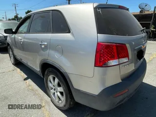 2012 Kia Sorento LX with VIN 5XYKT3A10CG304310, listed as a Copart auction lot 51162655 with 170,281 mi miles and Clean Title. Bid and sale history available at DreamBid. Image 3.