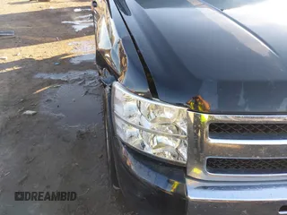 2009 Chevrolet Silverado 1500 with VIN 1GCEK24089Z112740, listed as a IAAI auction lot 40865985 with 209,446 mi miles and . Bid and sale history available at DreamBid. Image 6.