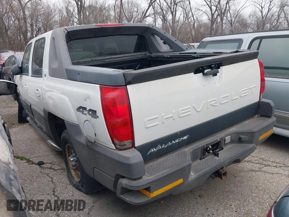 2005 Chevrolet Avalanche LS with VIN 3GNGK22G65G225614, listed as a IAAI auction lot 41193836 with Not provided miles and . Bid and sale history available at DreamBid. Image 3.