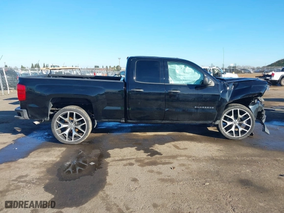 2018 Chevrolet Silverado 1500 Custom with VIN 1GCRCPEH8JZ191430, listed as a IAAI auction lot 41657847 with 1 mi miles. Bid and sale history available at carsss.com. Image 14.