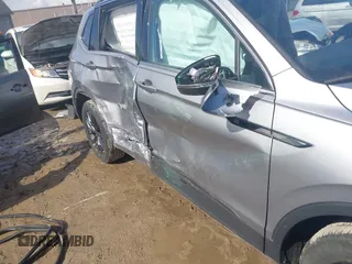 2023 Volkswagen Tiguan SE z VIN 3VV2B7AX0PM034519, wystawiony jako IAAI lot #41723470 z przebiegiem 17 250 mil mil oraz . Historia ofert i sprzedaży dostępna na DreamBid. Obrazek 6.