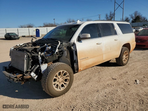 2017 GMC Yukon XL SLT with VIN 1GKS2GKC9HR180738, listed as a Copart auction lot 46830145 with 118,931 mi miles and Salvage Title. Bid and sale history available at carsss.com. Image 1.
