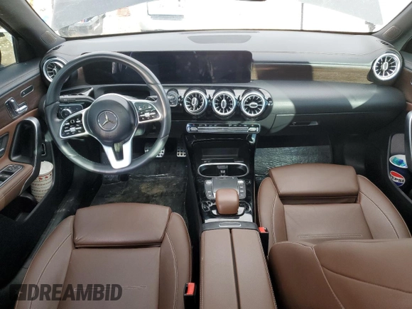 2021 Mercedes-Benz A 220 z VIN W1K3G4FB1MJ277450, wystawiony jako Copart lot #48180125 z przebiegiem Nie podano mil oraz Szkoda całkowita • Salvage title. Historia ofert i sprzedaży dostępna na DreamBid. Obrazek 8.