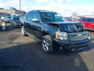 2012 Chevrolet Avalanche LT with VIN 3GNTKFE77CG228522, listed as a IAAI auction lot 40941557 with 166,954 mi miles. Bid and sale history available at carsss.com. Image 1.