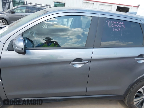 2024 Mitsubishi Outlander S z VIN JA4ARUAU3RU015370, wystawiony jako IAAI lot #42419186 z przebiegiem 26 526 mil mil oraz . Historia ofert i sprzedaży dostępna na DreamBid. Obrazek 14.