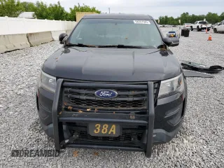 2016 Ford Police Interceptor Utility z VIN 1FM5K8AR0GGB44690, wystawiony jako Copart lot #58397525 z przebiegiem 73 250 mil mil oraz Tytuł czysty. Historia ofert i sprzedaży dostępna na DreamBid. Obrazek 5.