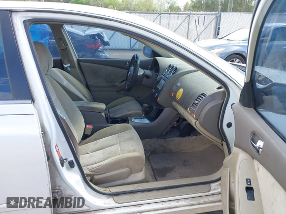 2009 Nissan Altima S with VIN 1N4AL21E29N463555, listed as a IAAI auction lot 41949898 with 268,832 mi miles and . Bid and sale history available at DreamBid. Image 5.