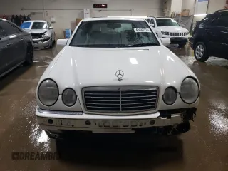 1997 Mercedes-Benz E-Class with VIN WDBJF72F6VA263199, listed as a Copart auction lot 43445715 with 121,444 mi miles and Salvage Title. Bid and sale history available at carsss.com. Image 5.