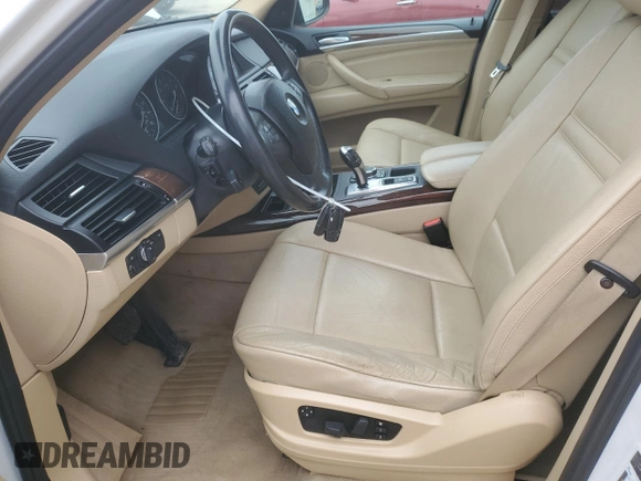 2011 BMW X5 35i z VIN 5UXZV4C54BL402434, wystawiony jako Copart lot #52797515 z przebiegiem 181 109 mil mil oraz Czysty tytuł • Clean title. Historia ofert i sprzedaży dostępna na DreamBid. Obrazek 7.