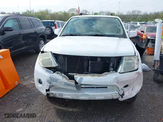 2012 Nissan Pathfinder SV with VIN 5N1AR1NN4CC607893, listed as a IAAI auction lot 41942452 with 200,937 mi miles. Bid and sale history available at carsss.com. Image 6.