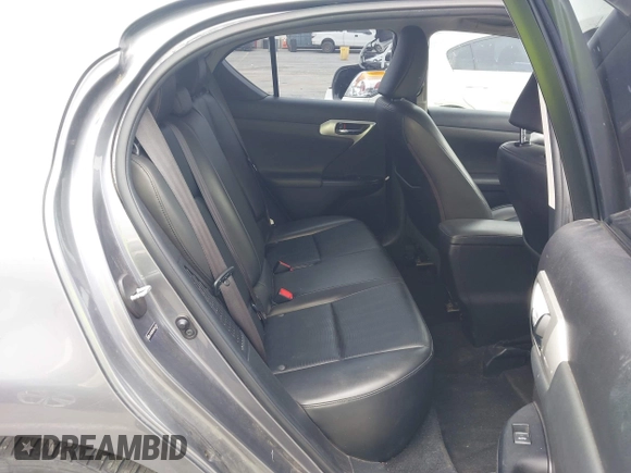2013 Lexus CT 200h z VIN JTHKD5BH0D2167335, wystawiony jako IAAI lot #42374427 z przebiegiem 257 071 mil mil oraz . Historia ofert i sprzedaży dostępna na DreamBid. Obrazek 8.