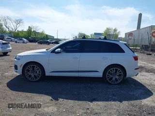2019 Audi Q7 Prestige z VIN WA1VAAF77KD042653, wystawiony jako IAAI lot #42094332 z przebiegiem 73 489 mil mil oraz . Historia ofert i sprzedaży dostępna na DreamBid. Obrazek 14.