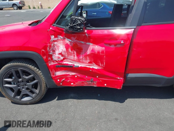 2021 Jeep Renegade Latitude with VIN ZACNJCBB4MPM32798, listed as a IAAI auction lot 42180438 with 31,859 mi miles and . Bid and sale history available at DreamBid. Image 6.