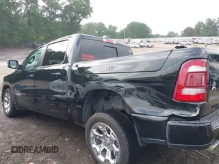 2019 Ram 1500 Big Horn z VIN 1C6SRFFT3KN858854, wystawiony jako IAAI lot #42274337 z przebiegiem 91 689 mil mil oraz . Historia ofert i sprzedaży dostępna na DreamBid. Obrazek 14.