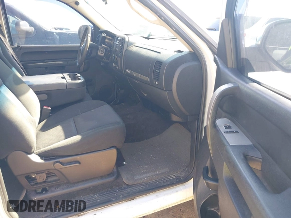 2010 GMC Sierra 1500 SLE z VIN 3GTRCVE07AG168378, wystawiony jako IAAI lot #41648188 z przebiegiem Nie podano mil oraz . Historia ofert i sprzedaży dostępna na DreamBid. Obrazek 5.
