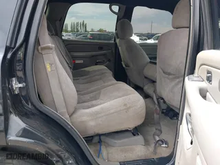 2005 Chevrolet Tahoe Z71 with VIN 1GNEC13T35R243319, listed as a IAAI auction lot 42021248 with 301,747 mi miles. Bid and sale history available at carsss.com. Image 8.