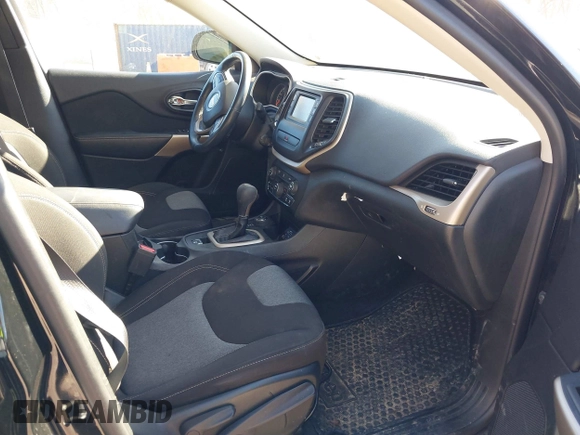2018 Jeep Cherokee Latitude with VIN 1C4PJMCB1JD589473, listed as a IAAI auction lot 41665630 with 106,371 mi miles and . Bid and sale history available at DreamBid. Image 5.