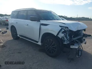 2025 Infiniti QX80 Autograph z VIN JN8AZ3CC3S9600743, wystawiony jako IAAI lot #41541726 z przebiegiem 2830 mil mil oraz . Historia ofert i sprzedaży dostępna na DreamBid. Obrazek 1.