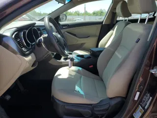 2013 Kia Optima LX z VIN 5XXGM4A70DG230213, wystawiony jako Copart lot #58193905 z przebiegiem 116 106 mil mil oraz Szkoda całkowita • Salvage title. Historia ofert i sprzedaży dostępna na DreamBid. Obrazek 7.