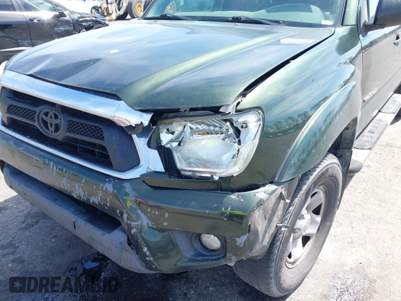 2014 Toyota Tacoma PreRunner with VIN 3TMJU4GN3EM162971, listed as a IAAI auction lot 41803155 with 250,083 mi miles. Bid and sale history available at carsss.com. Image 6.