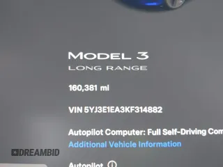2019 Tesla Model 3 Mid Range z VIN 5YJ3E1EA3KF314882, wystawiony jako IAAI lot #42009874 z przebiegiem 160 381 mil mil oraz . Historia ofert i sprzedaży dostępna na DreamBid. Obrazek 15.