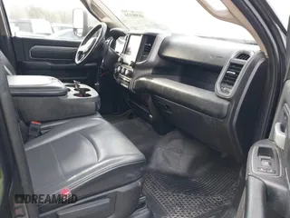 2019 Ram 2500 Tradesman with VIN 3C6UR4HJ3KG712732, listed as a IAAI auction lot 41501124 with 218,362 mi miles. Bid and sale history available at carsss.com. Image 5.