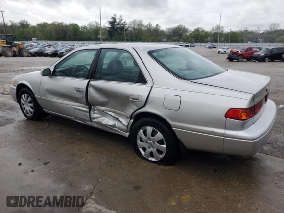 2001 Toyota Camry CE z VIN 4T1BG22K71U847635, wystawiony jako Copart lot #53729415 z przebiegiem 176 347 mil mil oraz Nie do naprawy • Non repairable. Historia ofert i sprzedaży dostępna na DreamBid. Obrazek 2.