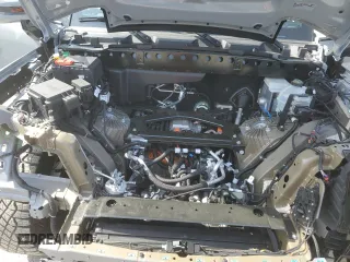 2024 GMC Hummer EV 2X z VIN 1GKB0NDE8RU106525, wystawiony jako Copart lot #54308665 z przebiegiem 4762 mil mil oraz Szkody całkowita. Historia ofert i sprzedaży dostępna na DreamBid. Obrazek 12.