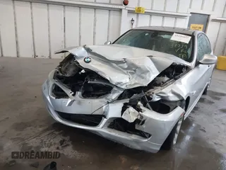 2011 BMW 3 Series 328i xDrive z VIN WBAPK7C57BA820806, wystawiony jako IAAI lot #42226837 z przebiegiem 128 770 mil mil oraz . Historia ofert i sprzedaży dostępna na DreamBid. Obrazek 6.