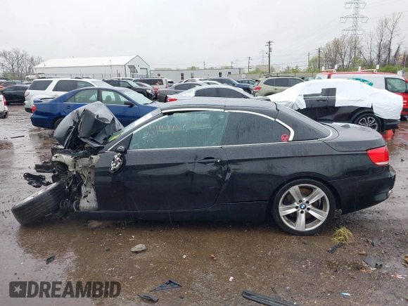 2007 BMW 3 Series 335i z VIN WBAWL73557PX48341, wystawiony jako IAAI lot #41964740 z przebiegiem Nie podano mil oraz . Historia ofert i sprzedaży dostępna na DreamBid. Obrazek 13.